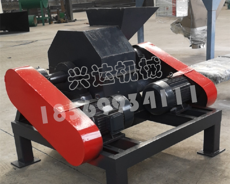 复合肥尿素粉碎机