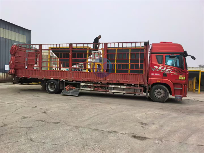 制作完成的有机肥发酵设备卧式发酵