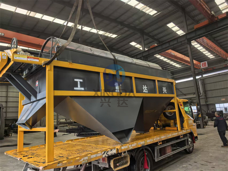 1.8米有机肥滚筒式筛分机已被甘肃玉门客户选中准备装车中