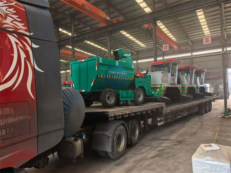 2.5米有机肥履带翻抛设备发货现