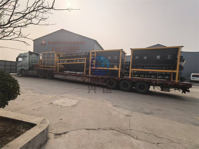 年产2万吨粉状有机肥设备发货现场